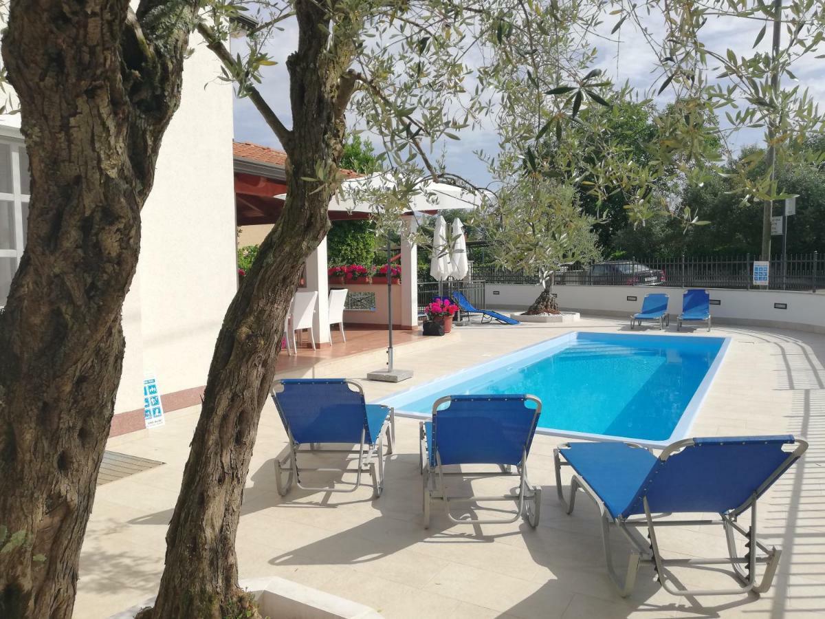 Villa Zare Porec Esterno foto