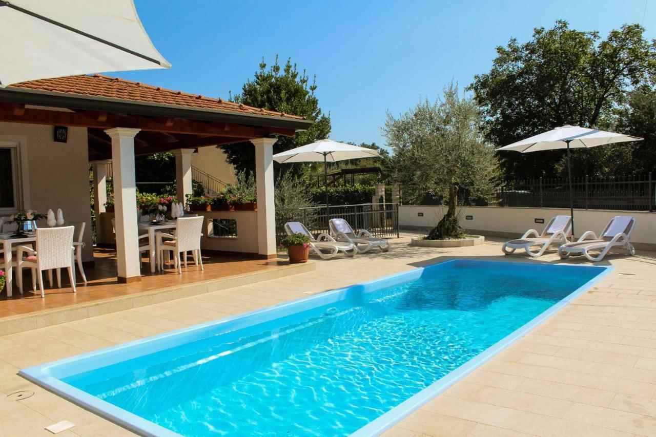 Villa Zare Porec Esterno foto